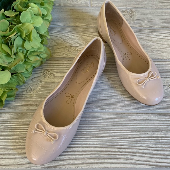 Clarks Shoes - NWT Clark’s Somerset Nude Pink Ballet Flats